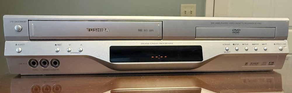 Toshiba SD-V393SU2 VCR-DVD Combo Player, Progressive Scan, VHS/DVD, NO REMOTE